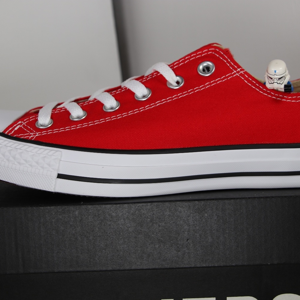 Converse Classic Red All Star Low Tops - Picture 2 of 7